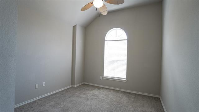 Building Photo - 2210 Garden Crest Dr