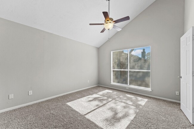 Building Photo - 16723 Quiet Trail Dr