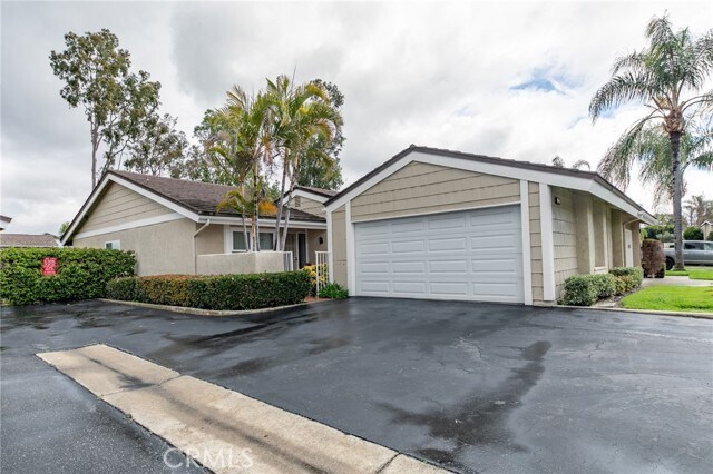 Building Photo - 32 Lone Pine