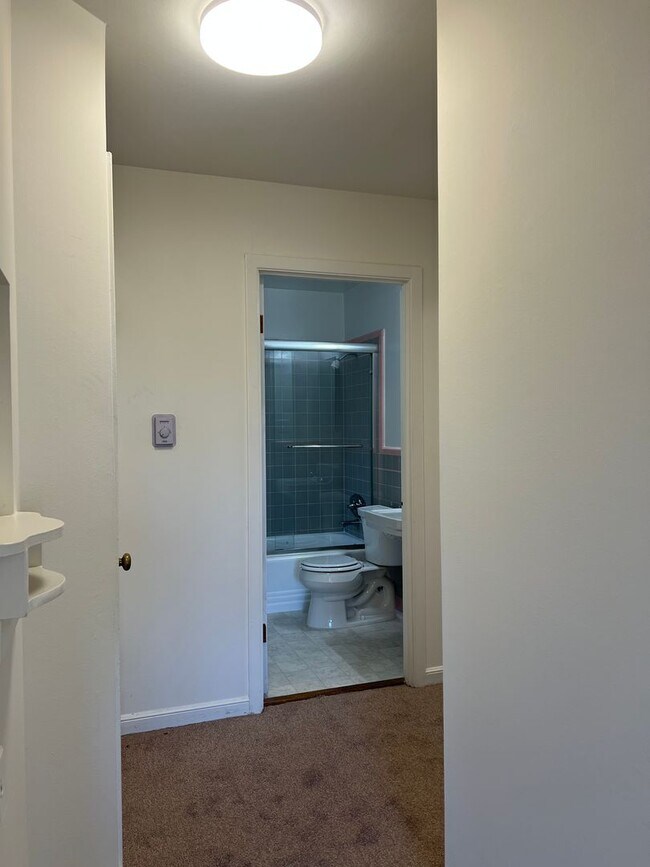 Building Photo - 1342