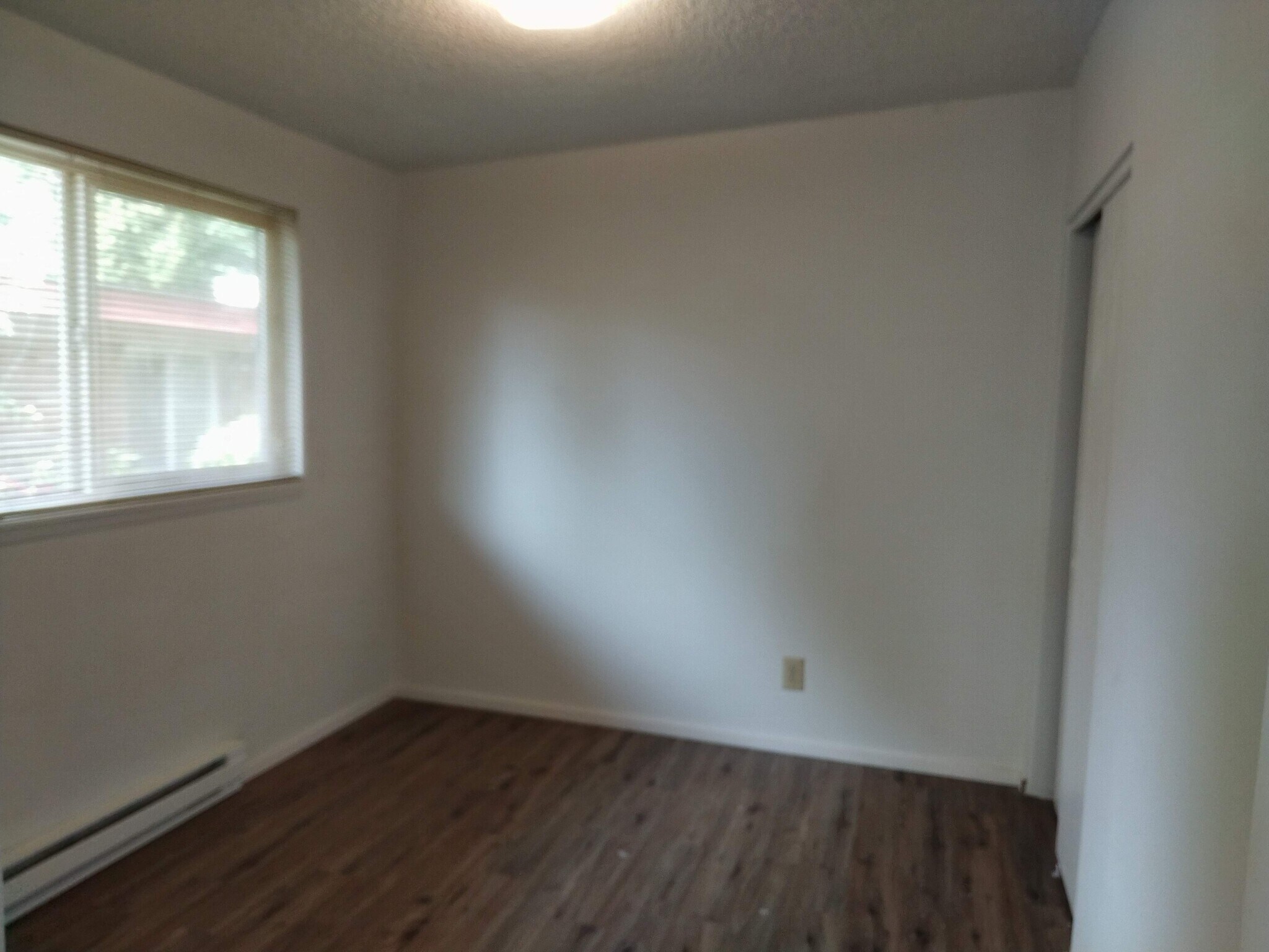 Room 2 - 16419 32nd Ave S