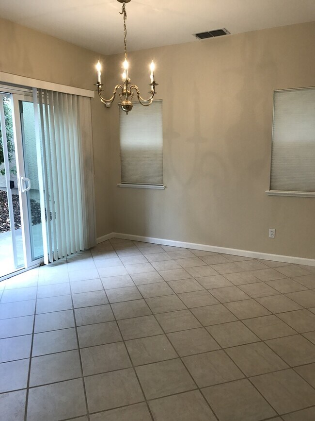 Building Photo - 2042 Rummel Ct