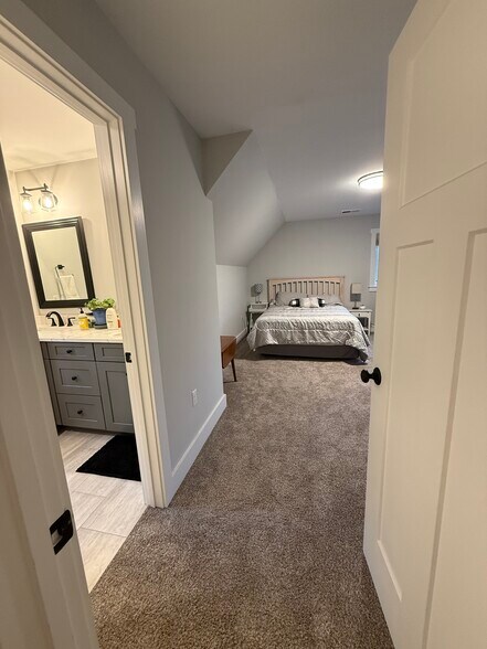 Building Photo - 65 Birch Trl