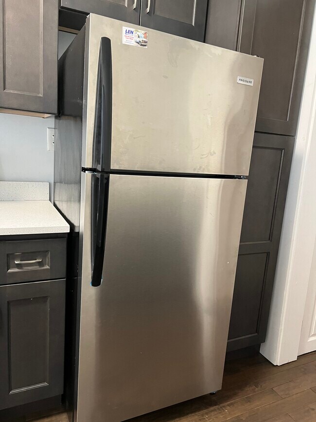 Building Photo - 4225 Ivanhoe Ave