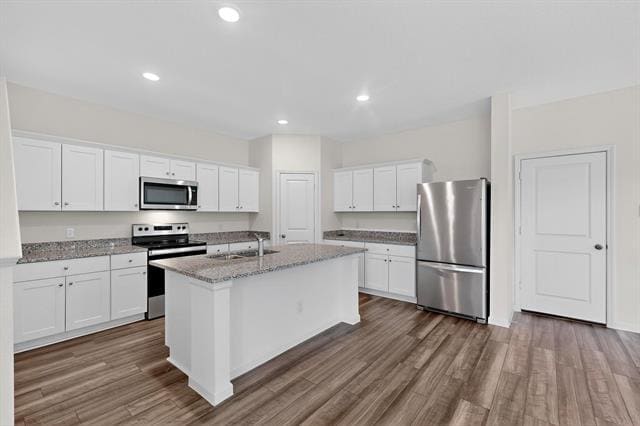 Building Photo - 225 Savannah Wy