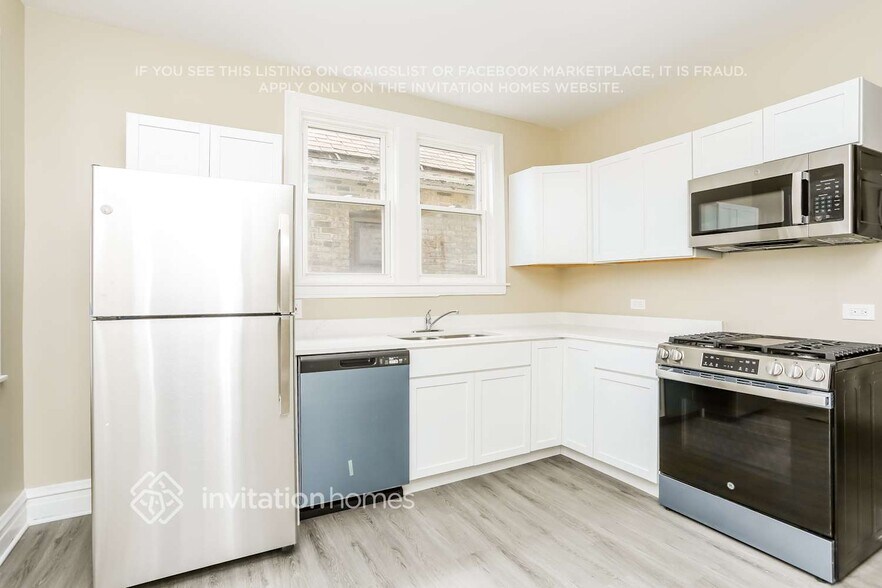 Building Photo - 4548 W Altgeld St