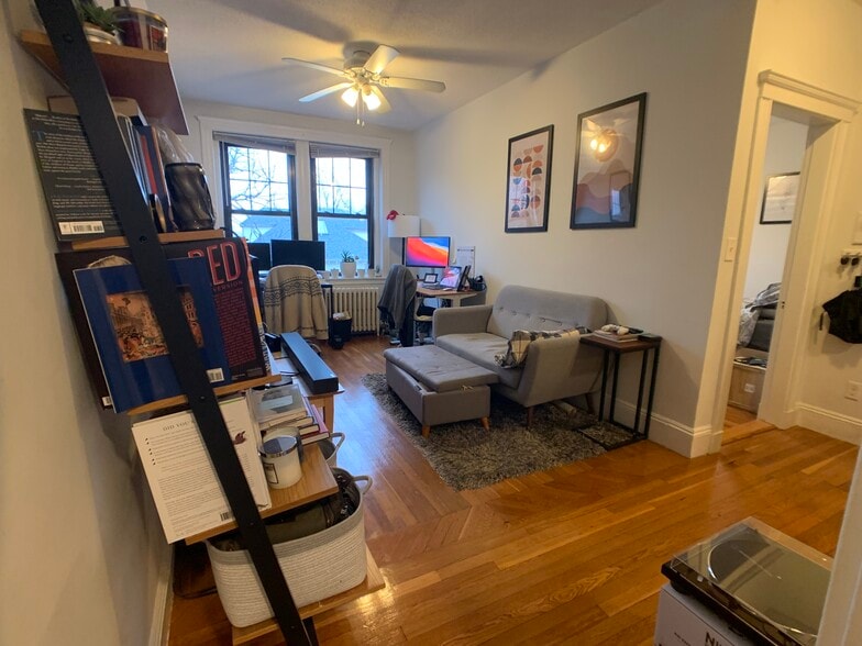 Building Photo - 185 Chestnut Hill Ave