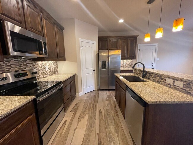 Building Photo - YOUR Dream Home is HERE! ~3 Bedroom 2.5 Ba...
