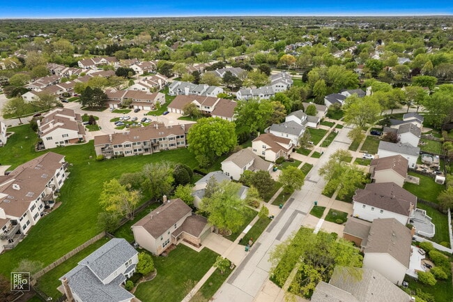 Building Photo - 1002 Hobson Dr