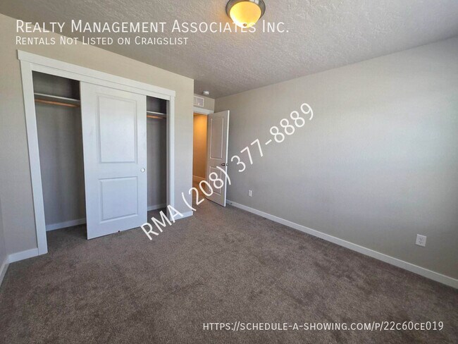Building Photo - 4735 W Santa Fe Ln