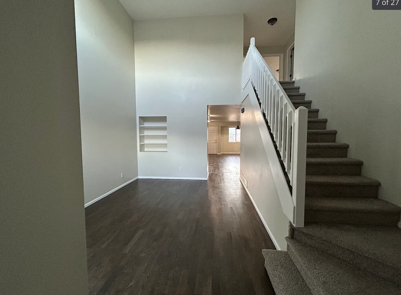 Building Photo - 806 Century Ln