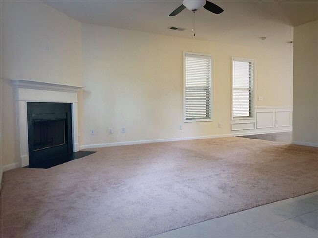 Building Photo - 256 Staley Dr