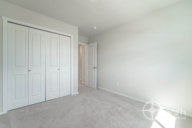 Building Photo - 13748 NE 66th Wy