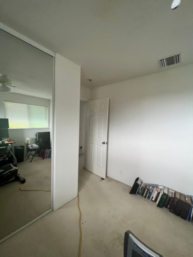 Building Photo - 3 bedroom 2.5 bath unfurnished Home in Pua...