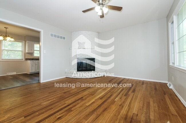 Building Photo - 314 SW Glendana St