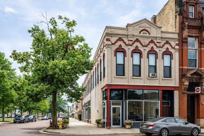 Building Photo - 101 Algoma Blvd