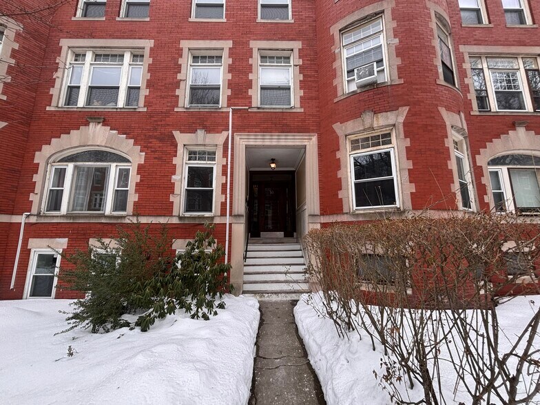 Building Photo - 10 Strathmore Rd