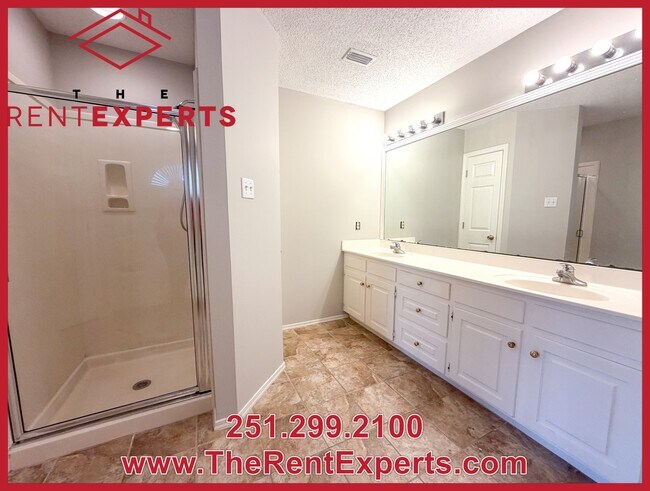 Building Photo - 7210 Ashmoor Dr N