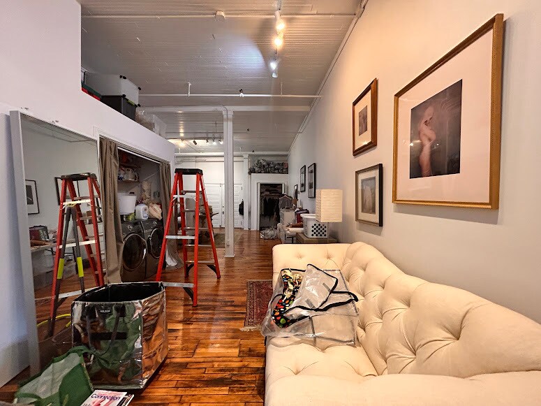 Building Photo - 1800 Central St