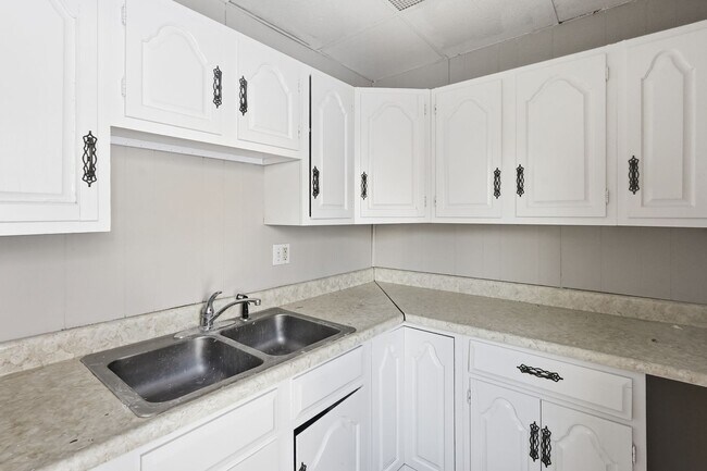 Building Photo - 47 Fox St