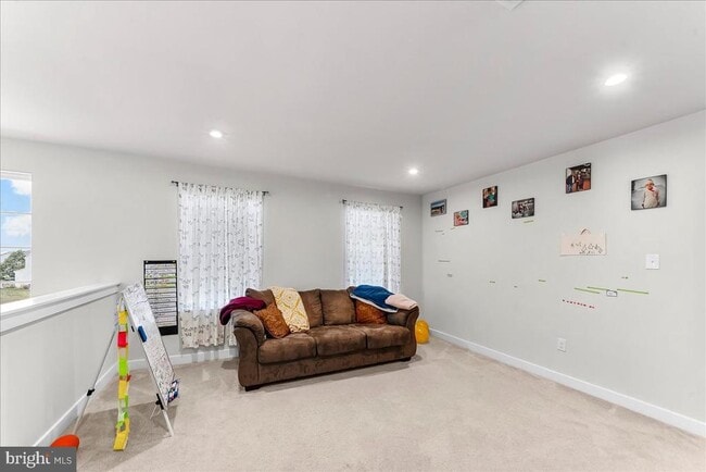 Building Photo - 305 Goodwick Dr