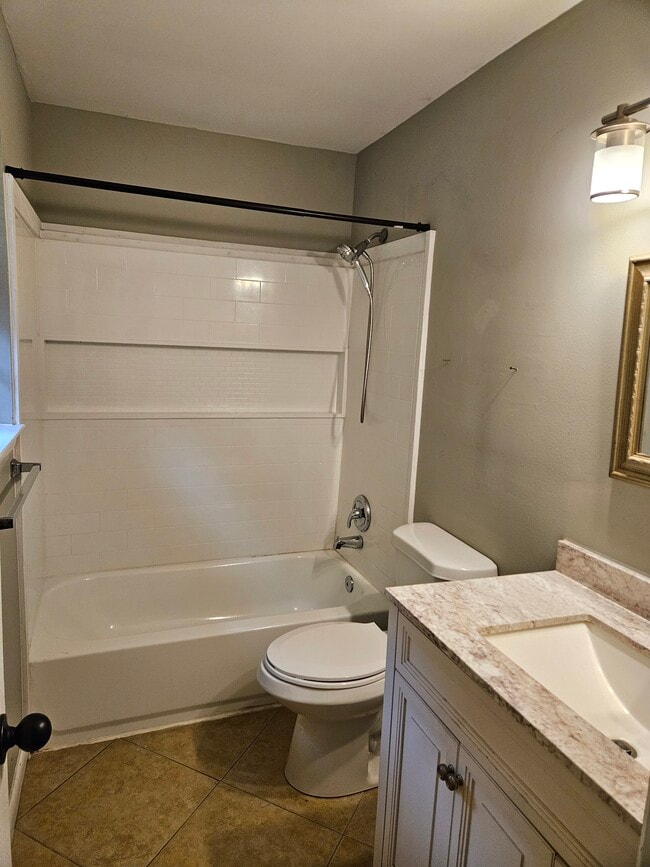 Building Photo - 103 Dyer St