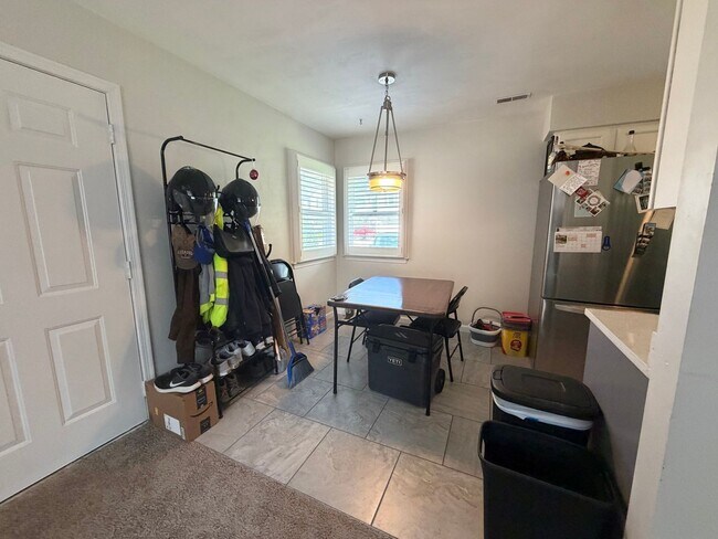 Building Photo - N Thalia Road - Duplex