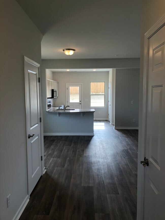 Building Photo - Lovely 3 bedroom 2.5 Bath in Williamson Co...