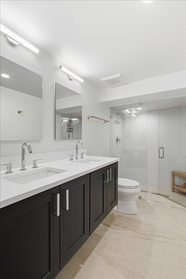 Building Photo - 9237 Lincolnwood Dr