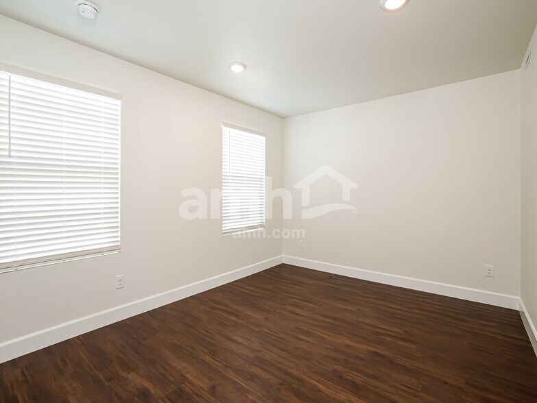Building Photo - 1515 Inspiration Ln