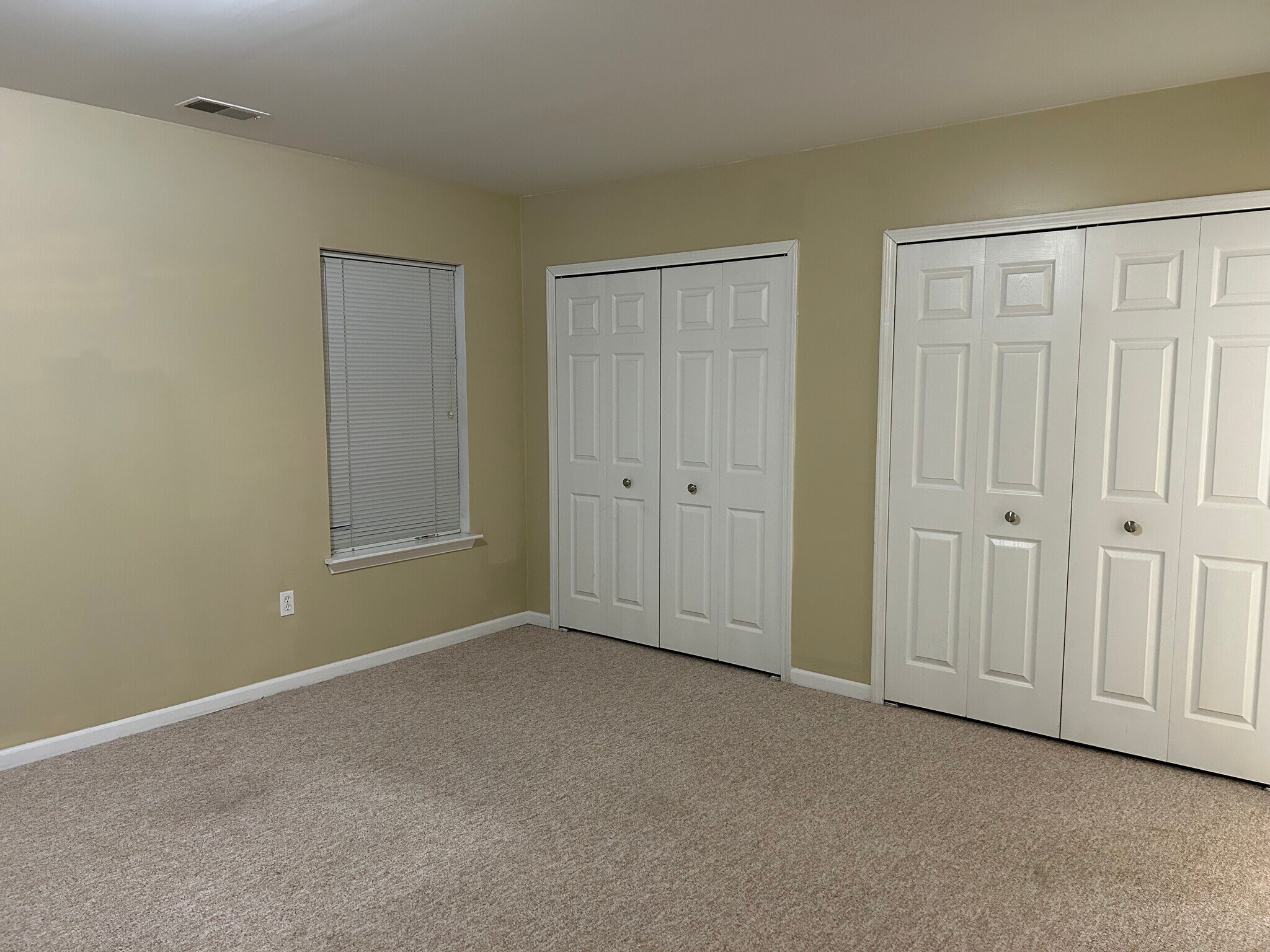 Building Photo - 2269 S Main St