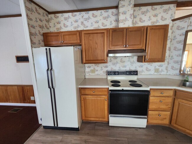 Building Photo - Wonderful County Home