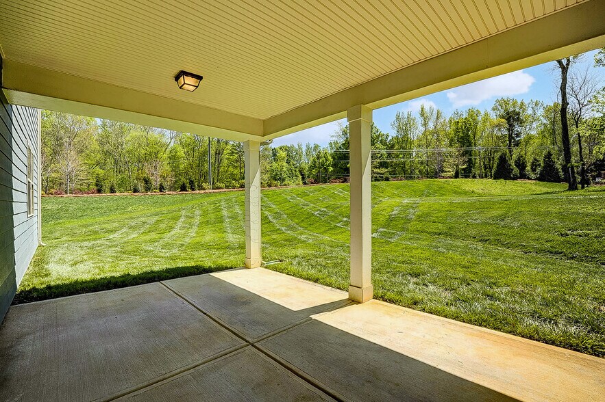 Building Photo - Room in House on Creek Bend Edge Ct