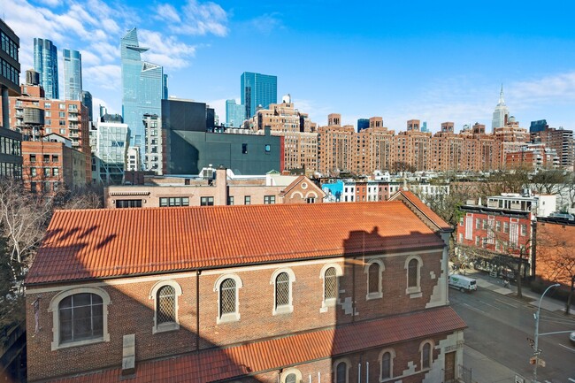 Building Photo - 500 W 21st St