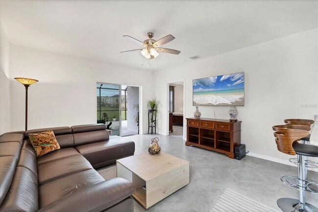 Building Photo - 3293 Hilltop Cir