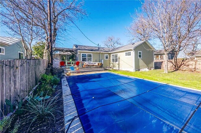 Building Photo - 3305 Larry Ln