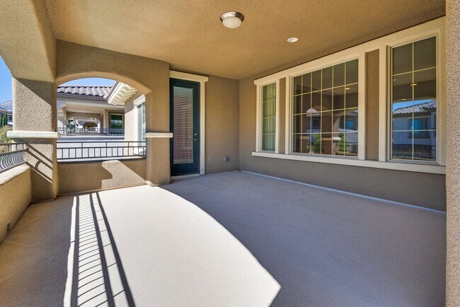Building Photo - Stunning Summerlin Rental on Private Cul-d...