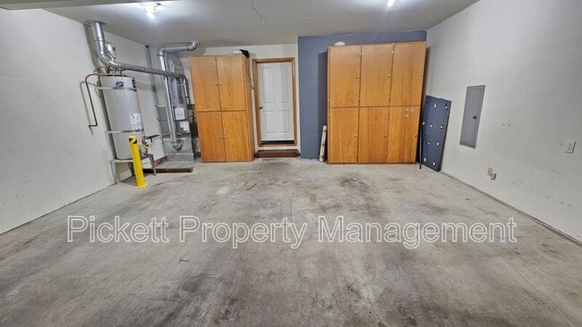Building Photo - 7025 Stourbridge Pl NE