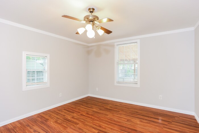 Building Photo - 8914 Cardella Ave
