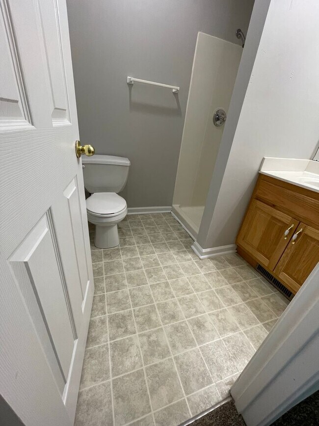 Building Photo - 31 Fox Creek Ct