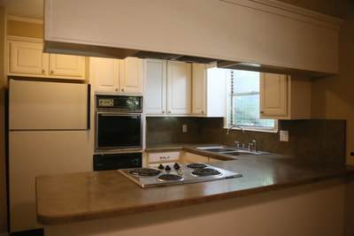 3 bedroom 1 1/2 baths featuring large bed... - 3 bedroom  1 1/2 baths featuring large bed...