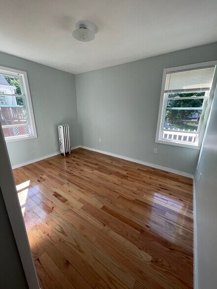 Building Photo - 11 Orchard St