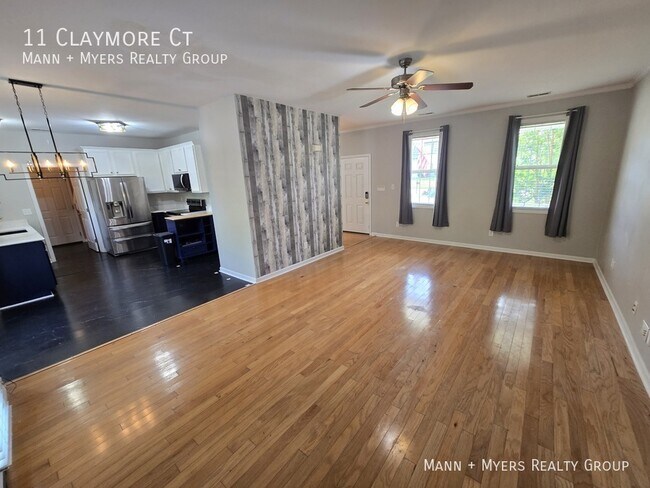 Building Photo - 11 Claymore Ct