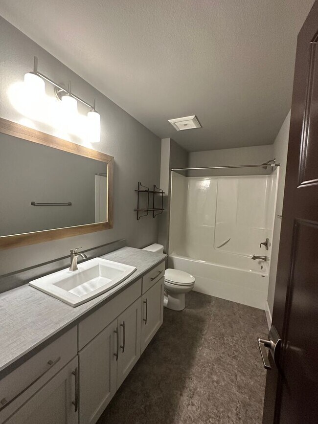 Building Photo - 4 Bedroom, 3 1/2 Bathroom House in Josephine Crossing Subdivision