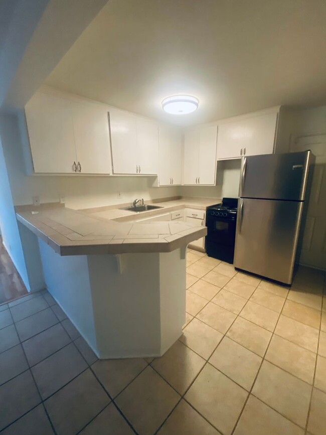 Building Photo - Silver Strand Beach - 1 bedroom, 1 bathroo...