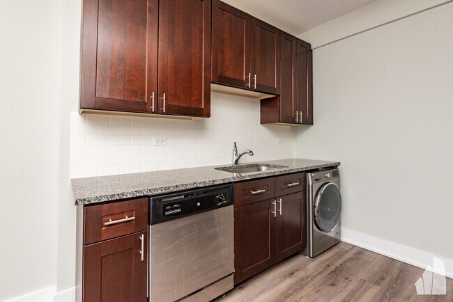 Building Photo - 485 Roger Williams Ave