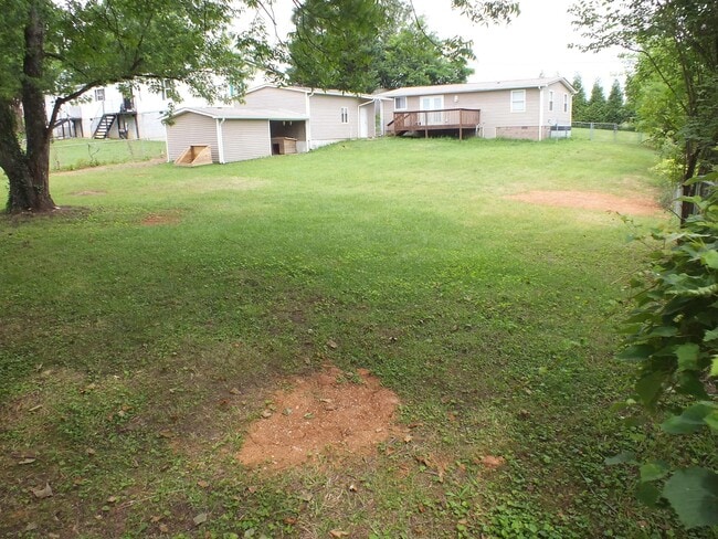 Building Photo - 613 Cusick Rd