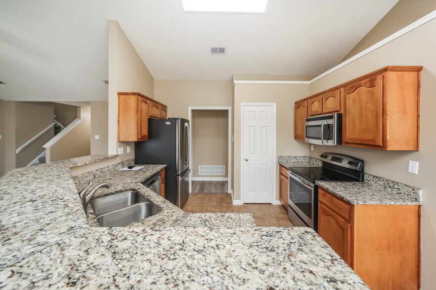 Building Photo - 8386 Evening Sun Cove