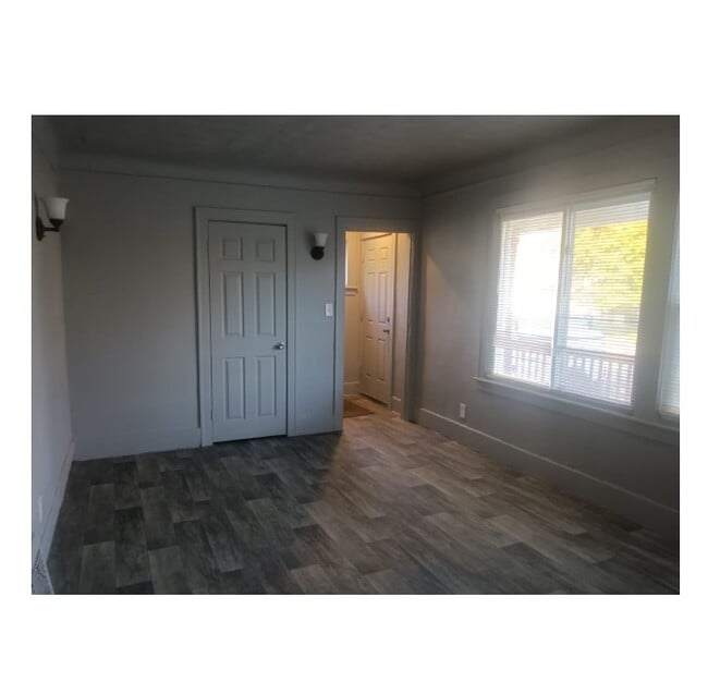 Building Photo - 13911 Tuller St