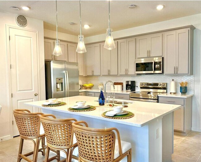 Building Photo - 742 Longboat Dr